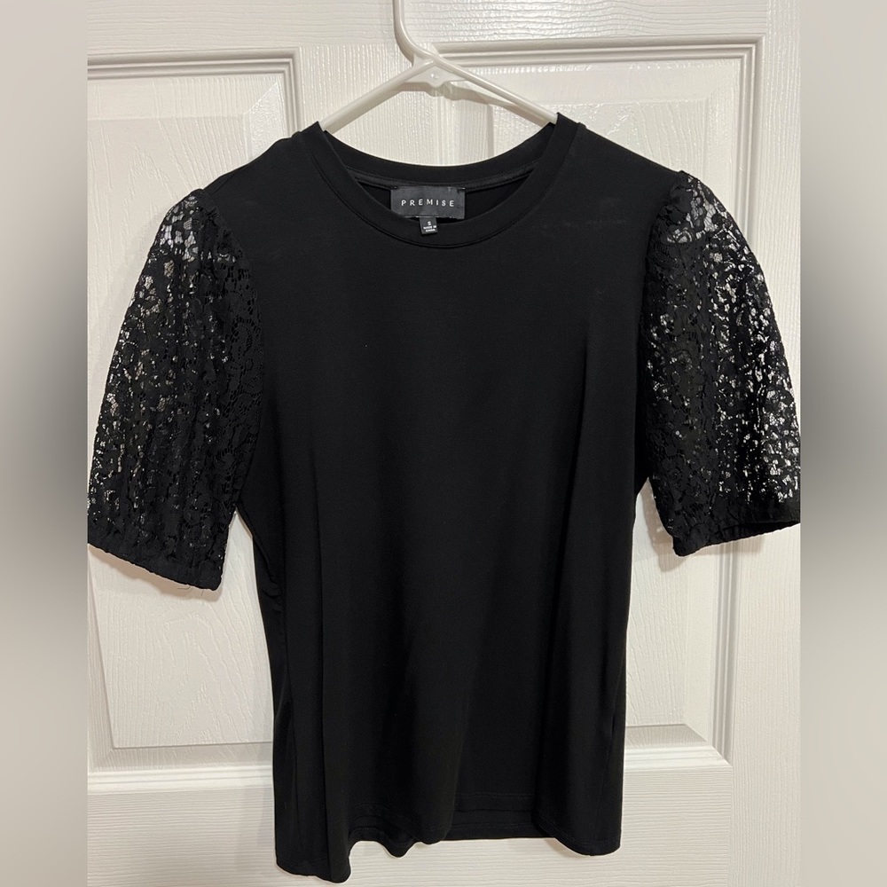 Premise black short sleeve top size small